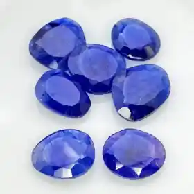 नीलम का ज्योतिषीय प्रभाव: लाभ, हानि और पहनने के नियम